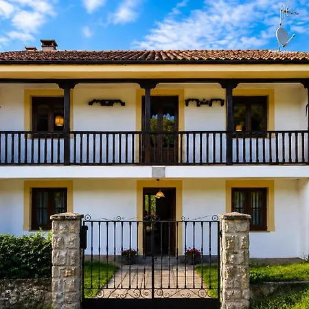 El Joyu Erias | Casa Con Jardin Vallado En Llanes *
