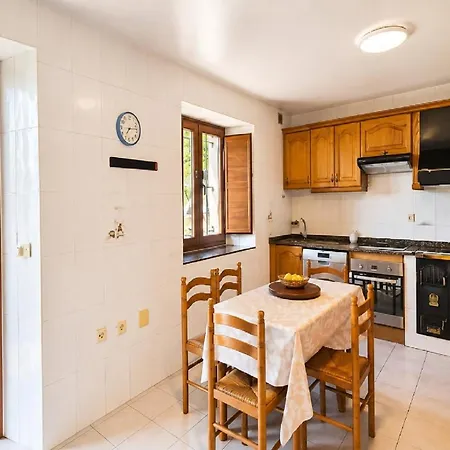 El Joyu Erias | Casa Con Jardin Vallado En Llanes *