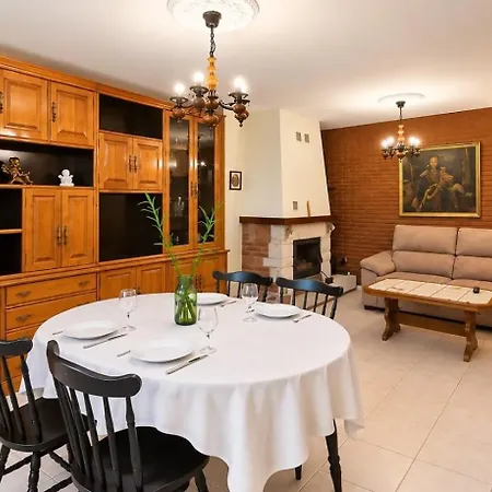 Holiday home El Joyu Erias | Casa Con Jardin Vallado En Llanes *
